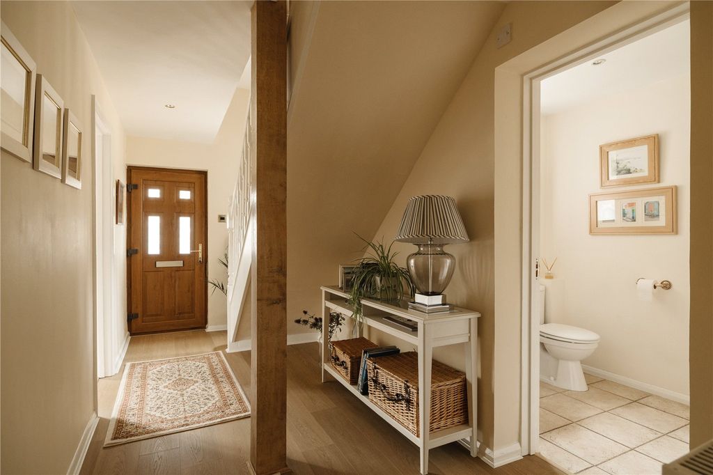 Property photo 2 of 19 Picture No. 17