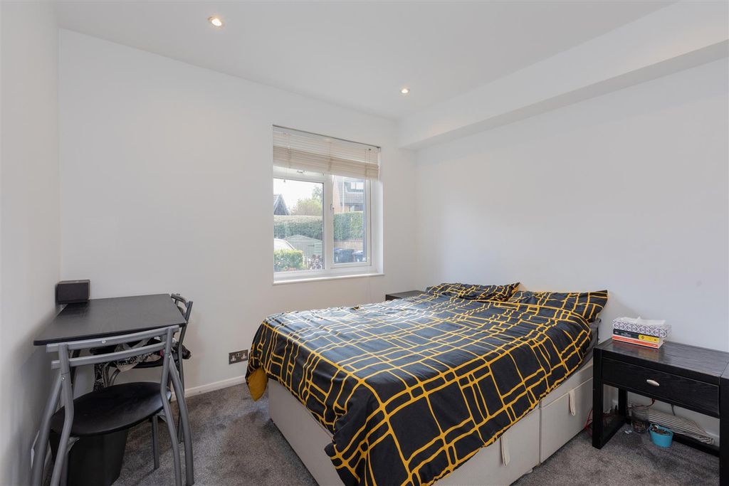 Property photo 2 of 9 160 Maypole Road-10.Jpg