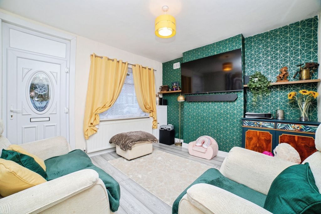 Property photo 2 of 19 Pbox-Img.Jpg