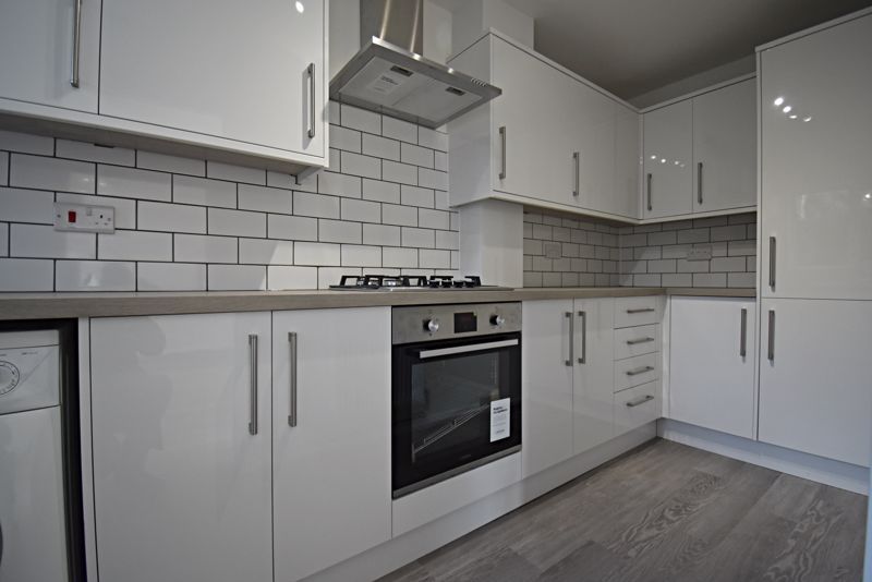 Property photo 1 of 11 Photo 4