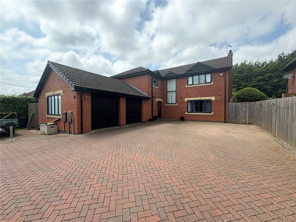 Property photo 1 of 37 Picture No. 65