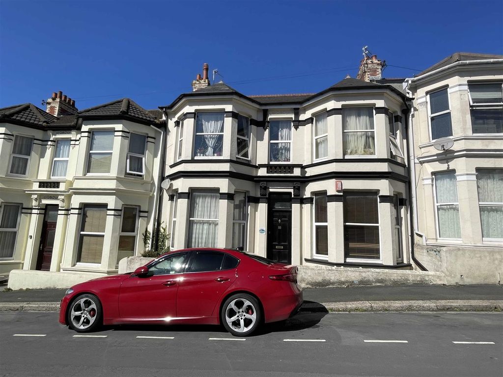 Property photo 1 of 7 Pentillie Road 10 Flat 4 - New Outside.Jpg