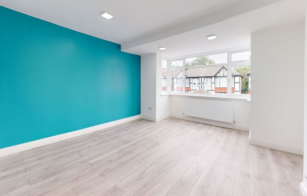 Property photo 1 of 4