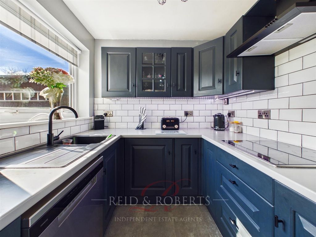 Property photo 3 of 24 Cam03999G0-Pr0231-Still008.Jpg