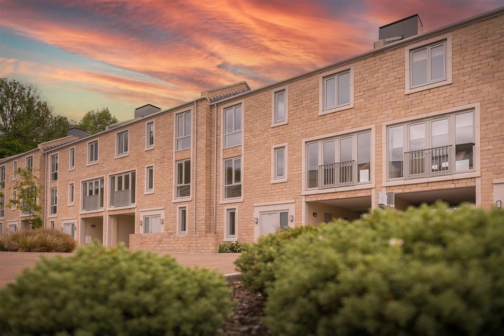 Additional image 19 of 4 bed town house to rentPark Crescent, Matlock Spa, Matlock DE4