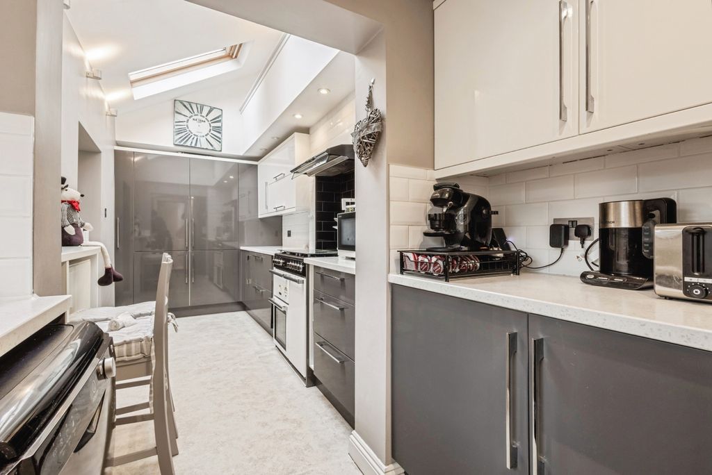 Property photo 3 of 19 Pbox-Img.Jpg