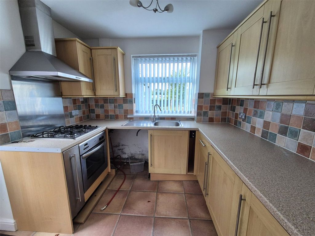 Property photo 2 of 12 Picture No. 15