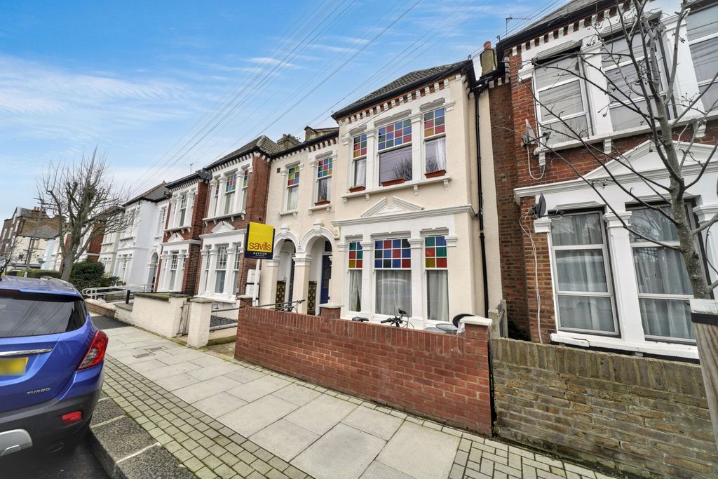 Property photo 2 of 33 19 Louisville Road, Tooting, London Sw17 8Rl