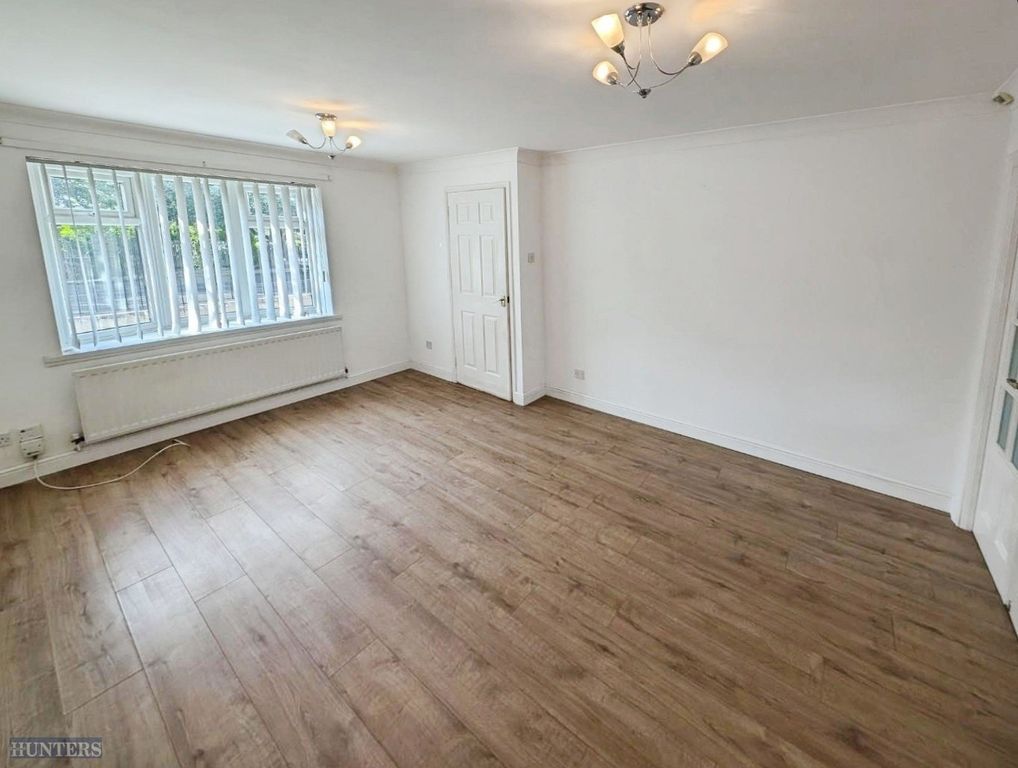 Property photo 2 of 16 Living Room