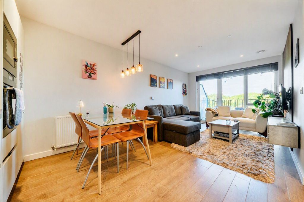 Property photo 3 of 13 5503326