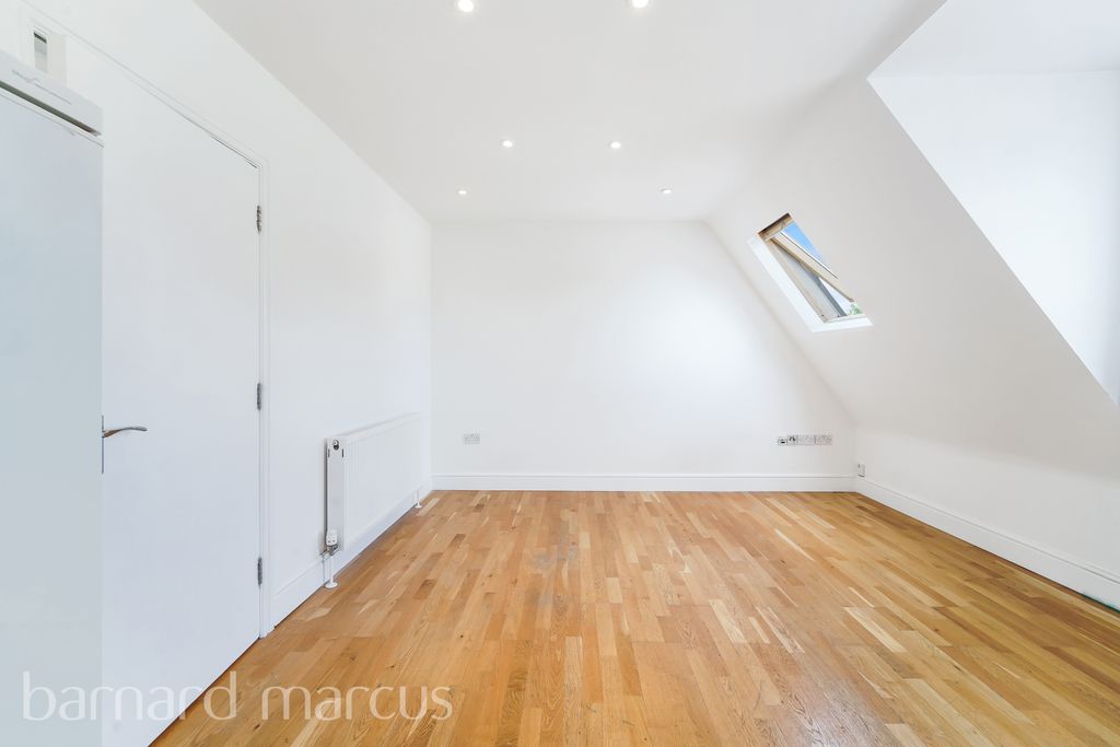 Property photo 2 of 8 Reception Room