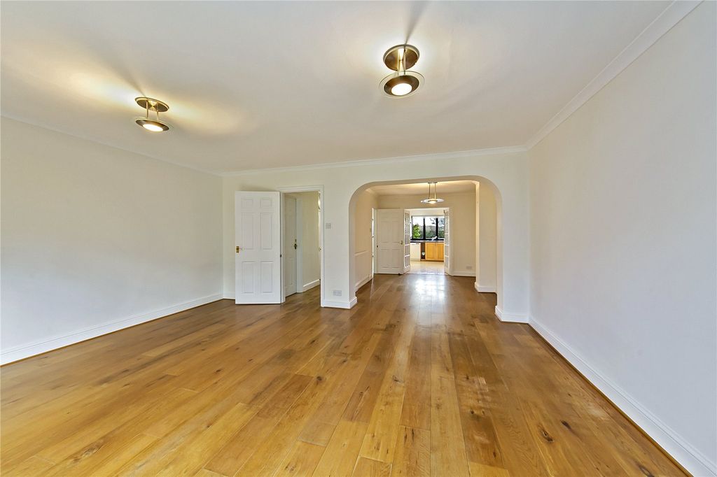 Property photo 3 of 18 Picture No. 12