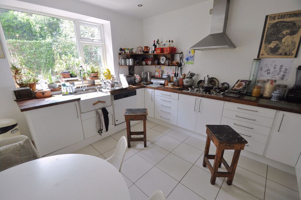 Property photo 3 of 40
