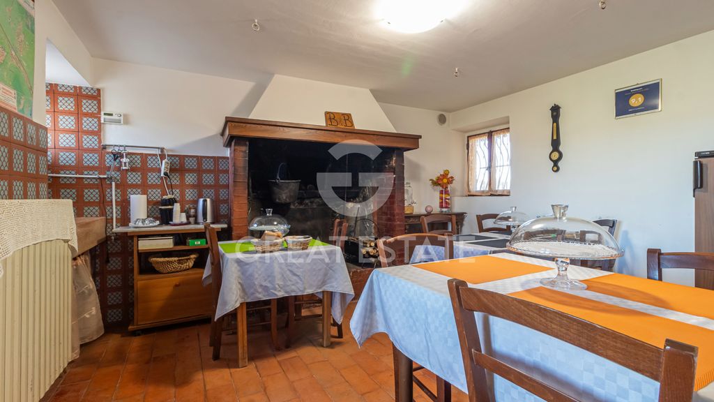 Property photo 2 of 22 Interiors