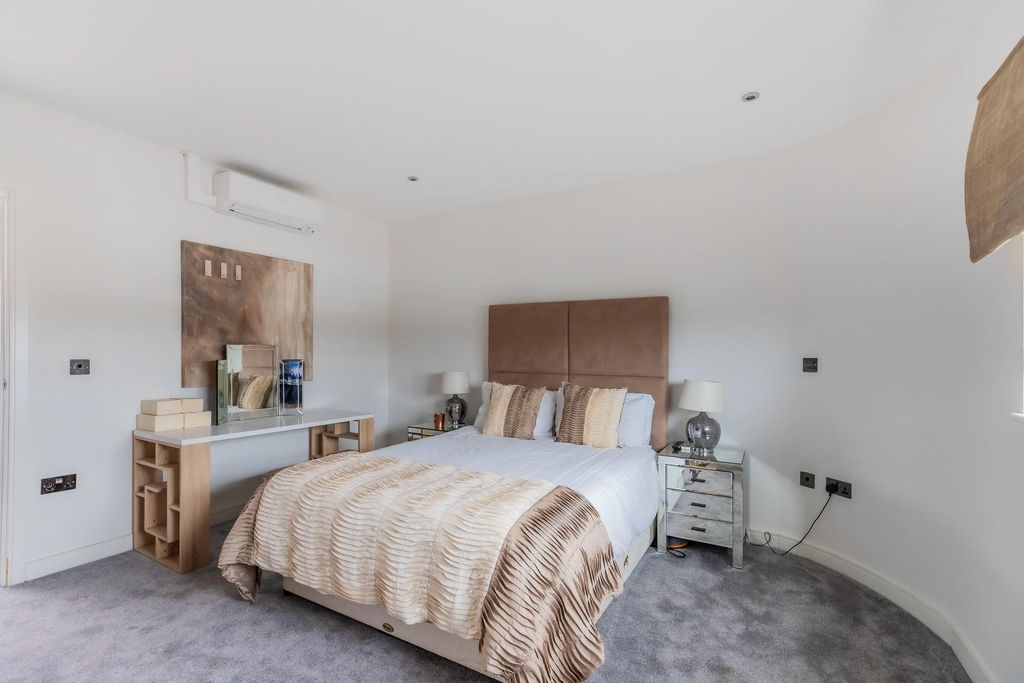 Additional image 18 of 3 bed flat for saleFerry Road, Cardiff CF11
