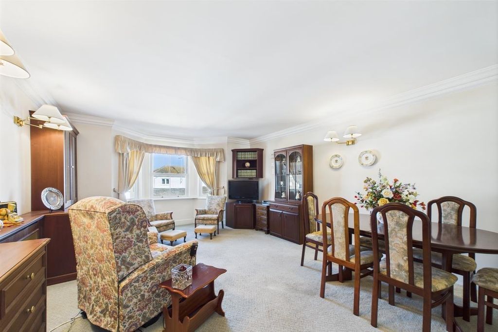 Property photo 3 of 12 Cam01894G0-Pr0173-Still008.Jpg