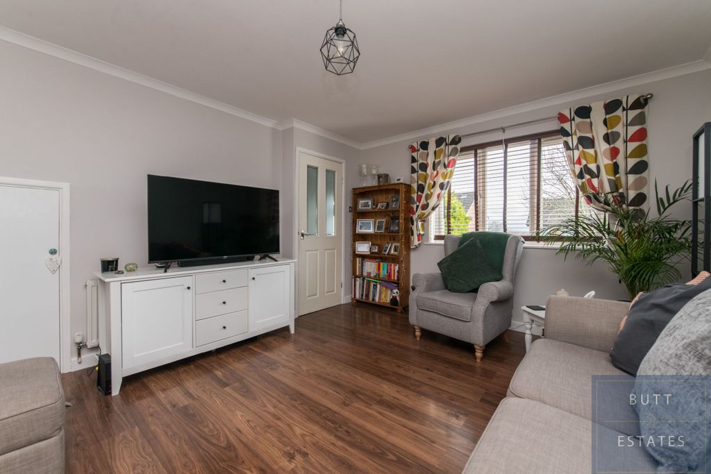 Property photo 3 of 11