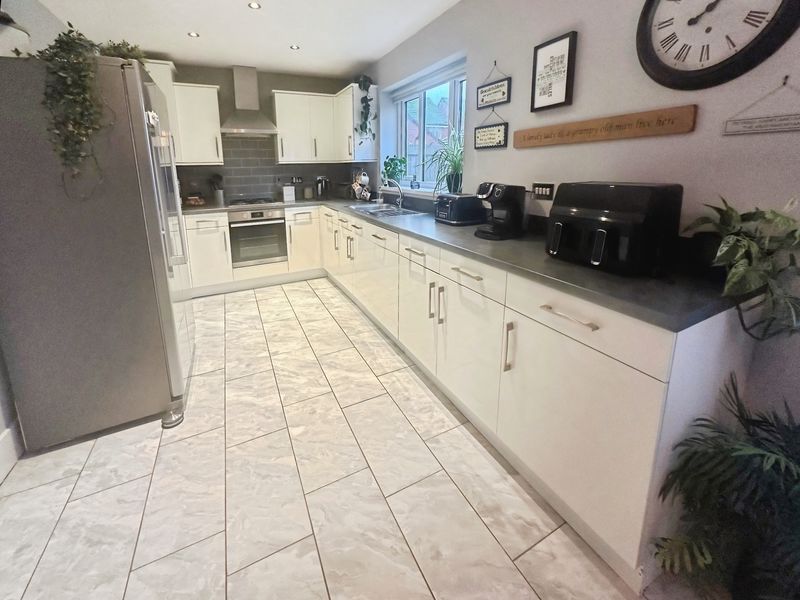 Property photo 3 of 14 Photo 10