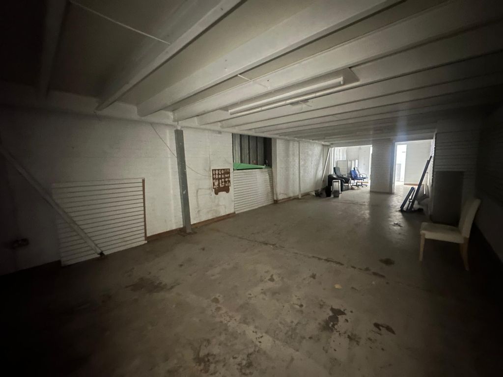 Property photo 1 of 2