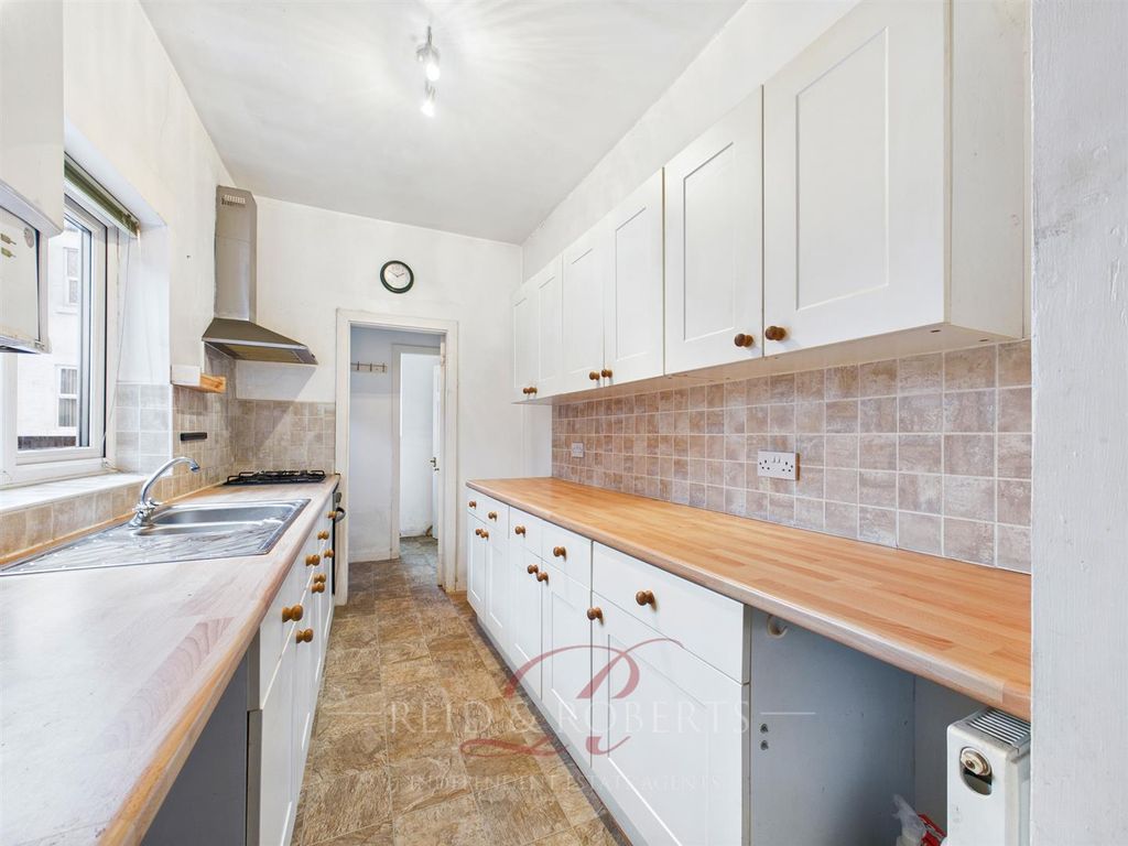 Property photo 2 of 12 Cam05148G0-Pr0093-Still019.Jpg