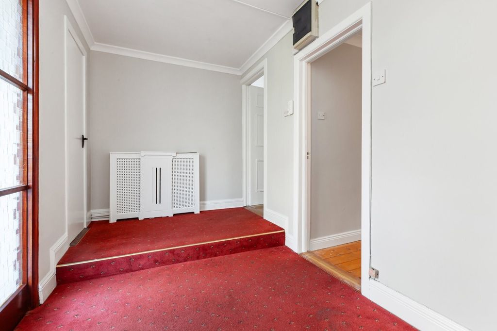 Property photo 2 of 21 Picture No. 18