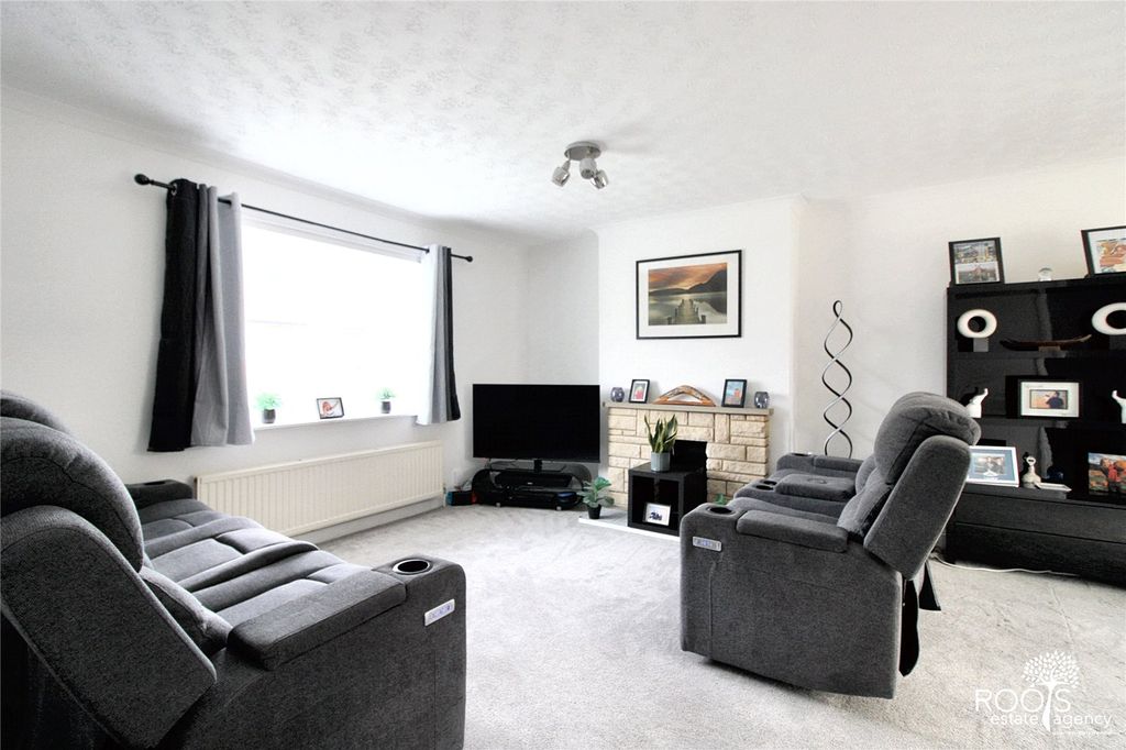 Property photo 3 of 12 Picture No. 14