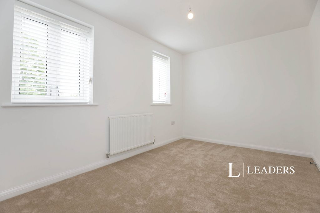 Property photo 3 of 10 8