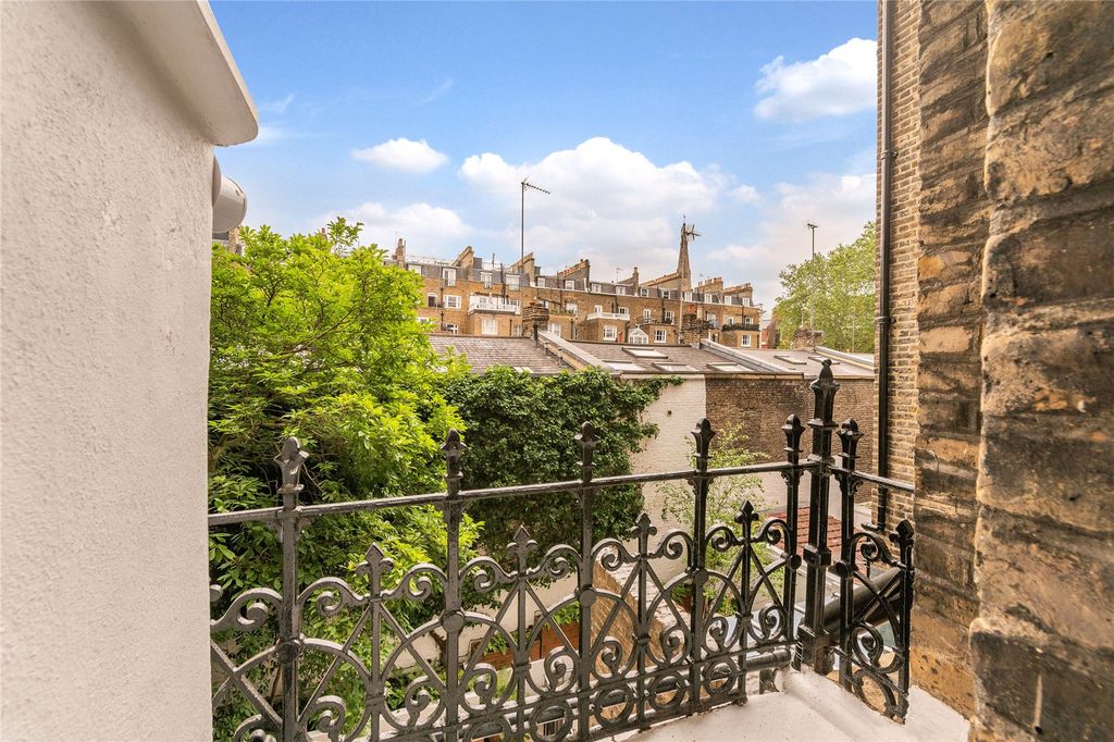 Property photo 2 of 19