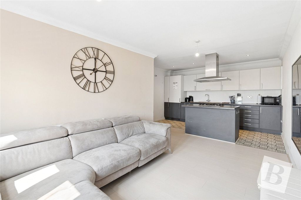 Property photo 1 of 10 Lounge