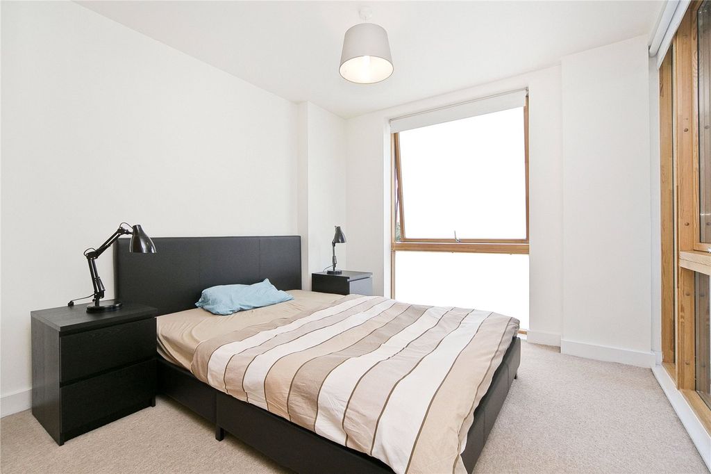 Property photo 3 of 10 Bedroom