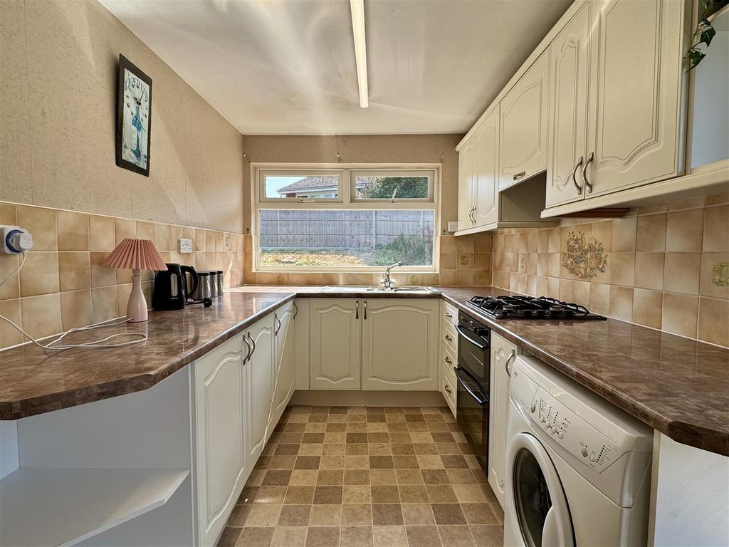 Property photo 3 of 19 Kitchen Breakfast Room