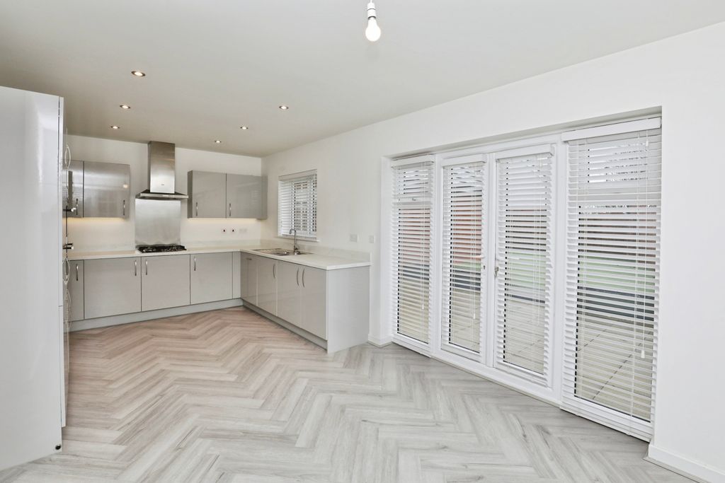 Property photo 3 of 15 Kitchen/Diner