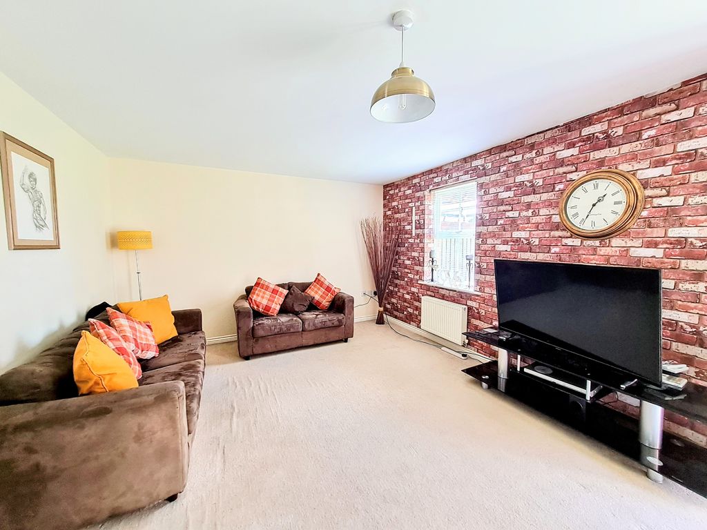 Property photo 3 of 11