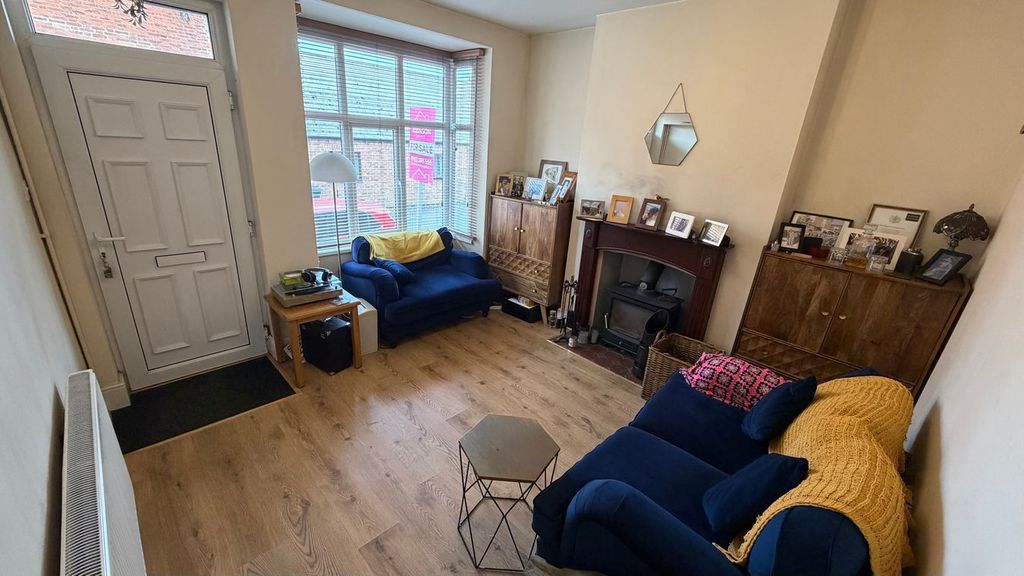 Property photo 2 of 16