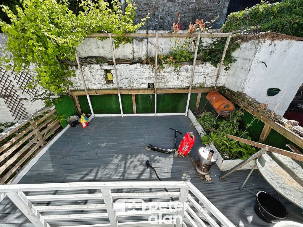 Property photo 2 of 15 Garden