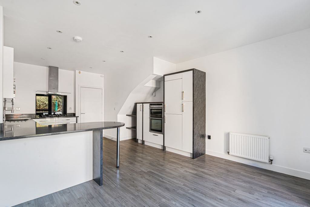 Property photo 3 of 34 1180447