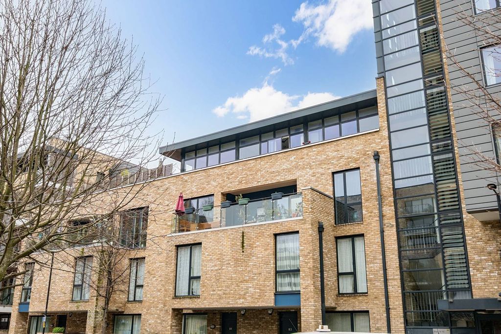 Property photo 3 of 20