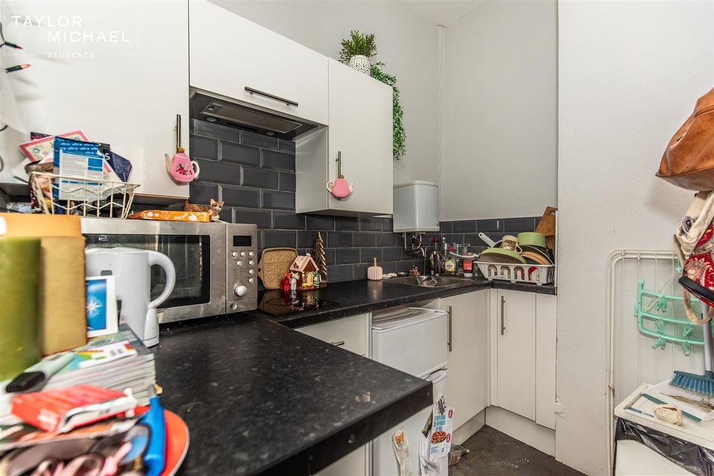 Property photo 3 of 3 Room