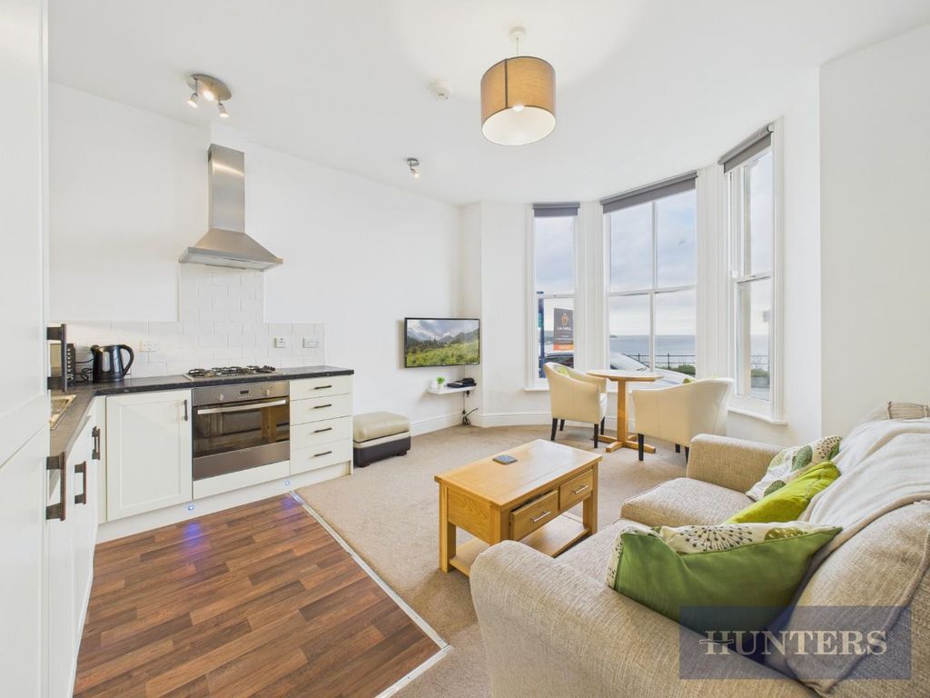 Property photo 3 of 13 Cam05316G0-Pr0248-Still004.Jpg