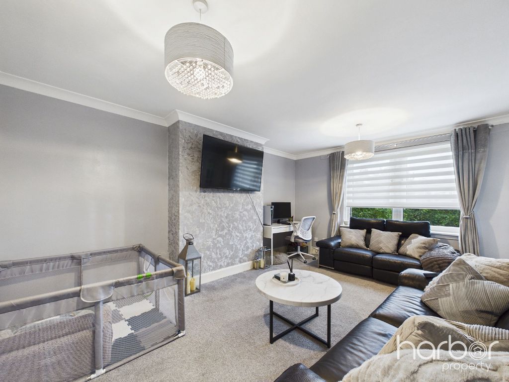 Property photo 2 of 12 5490553