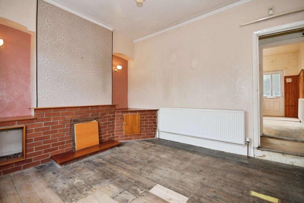 Property photo 3 of 12 Photo