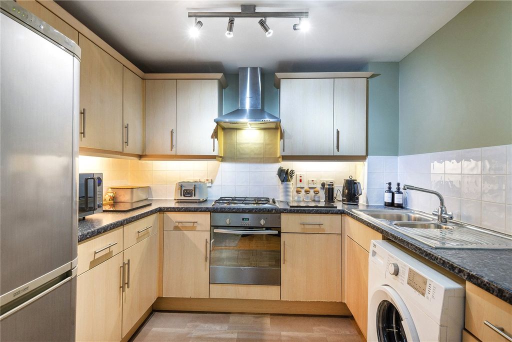 Property photo 2 of 13 Picture No. 10