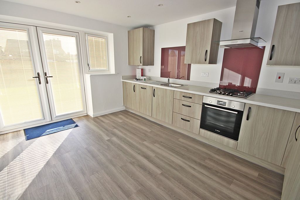 Property photo 2 of 9 4644583