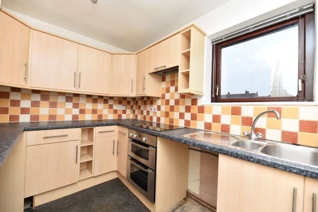 Property photo 2 of 8