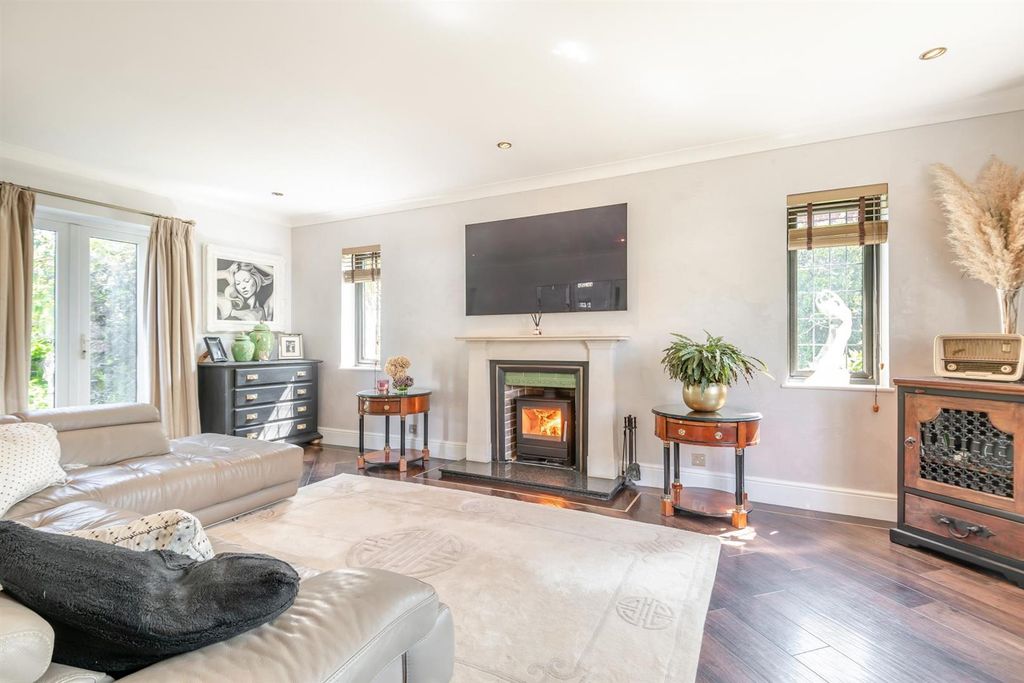Property photo 1 of 50 Drawing Room.Jpg