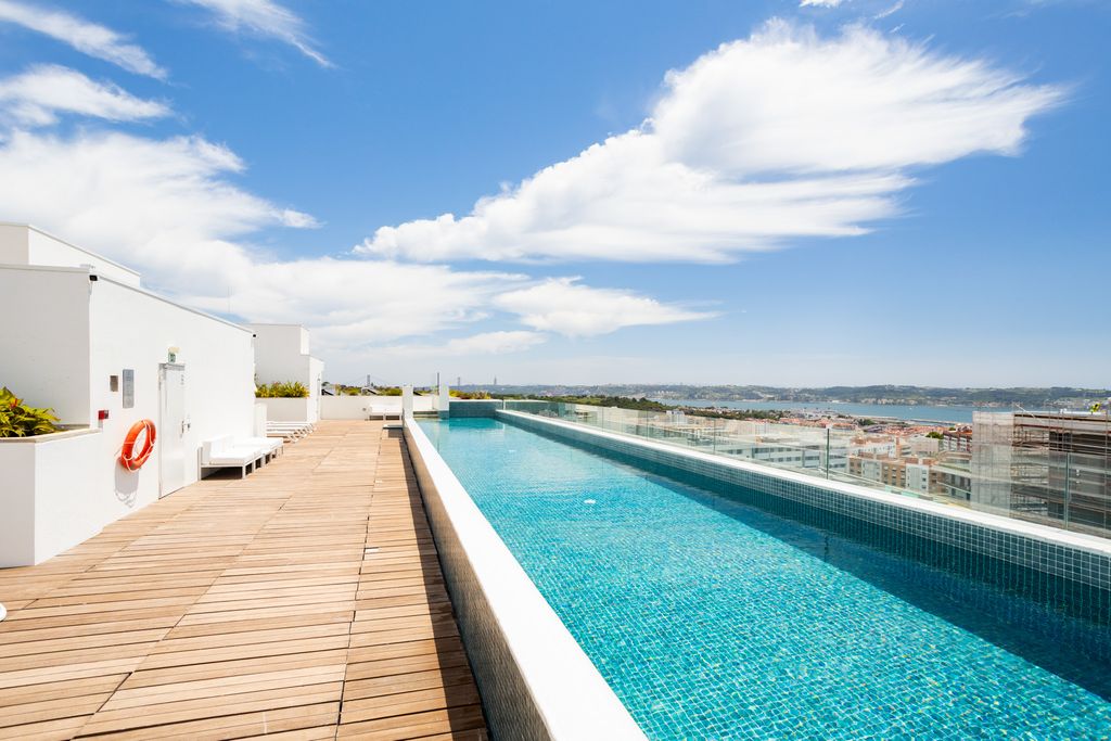 Property photo 3 of 43