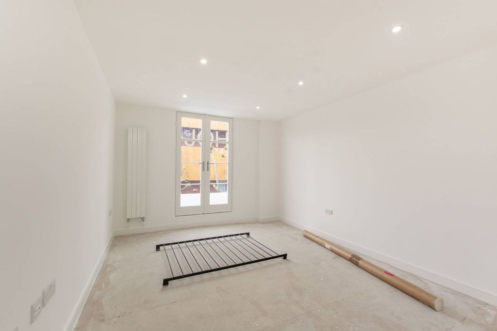 Property photo 1 of 4