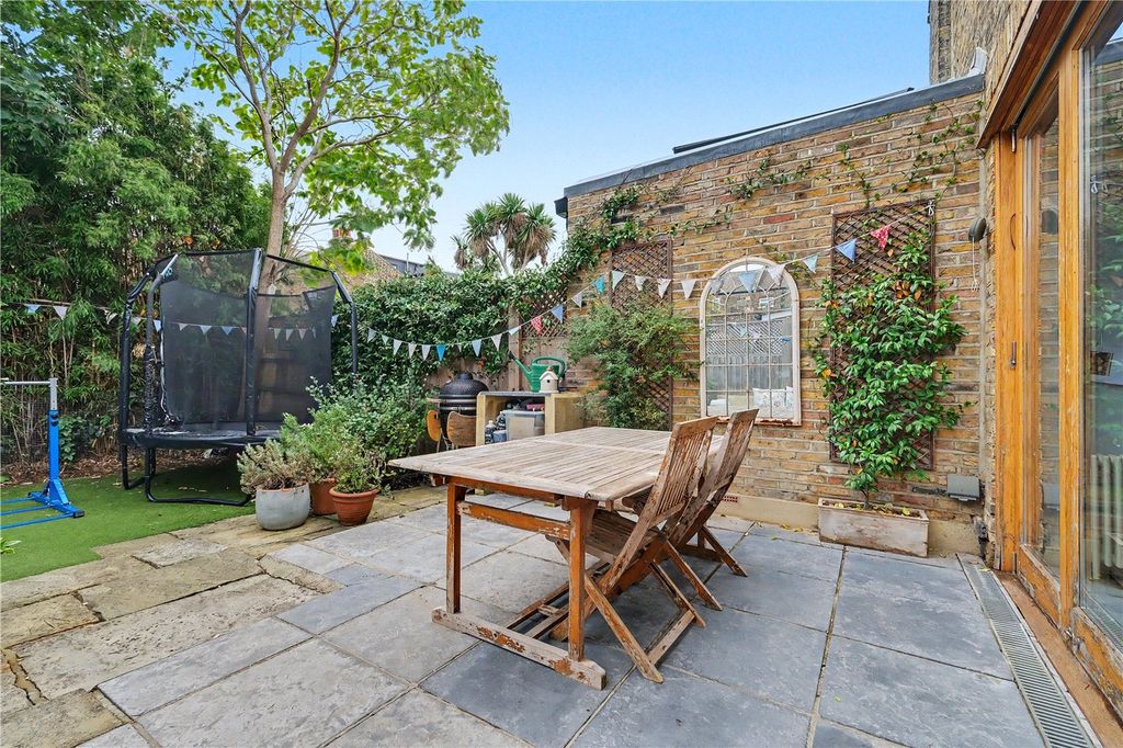 Property photo 2 of 11 Picture No. 29