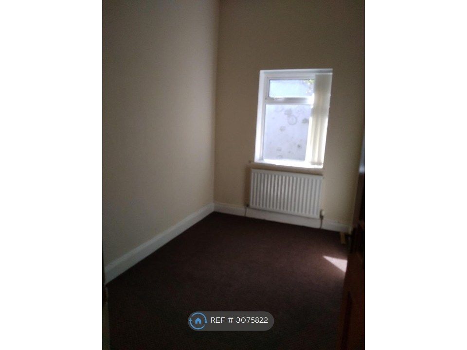 Property photo 3 of 6 Bedroom 2