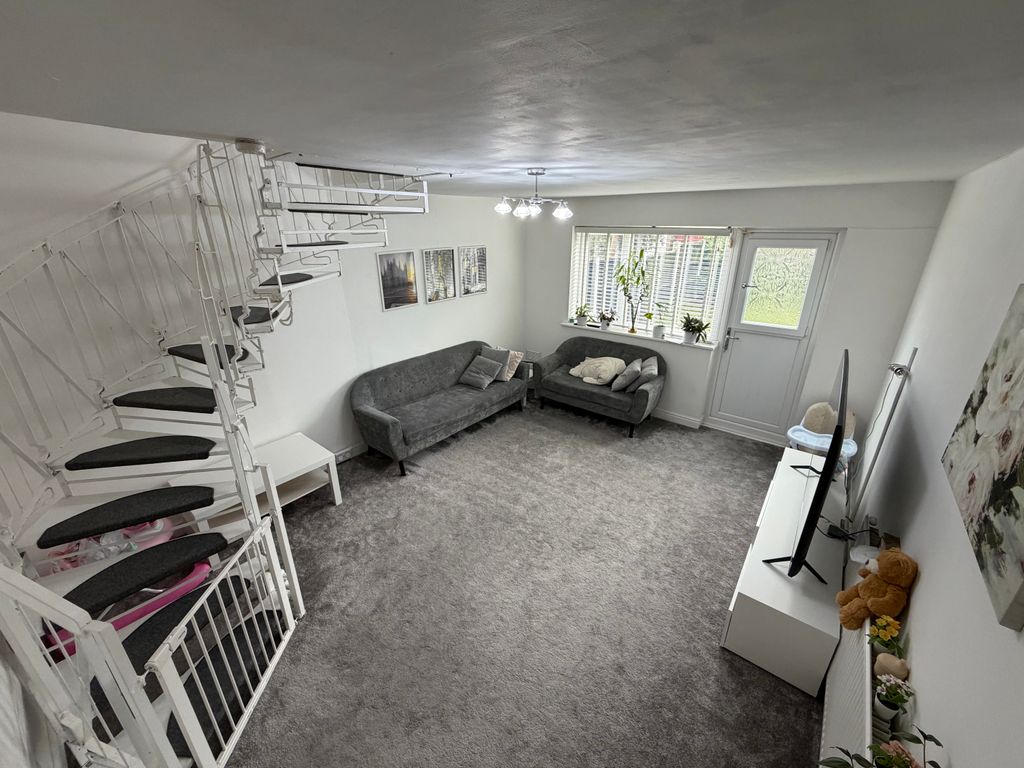 Property photo 2 of 26